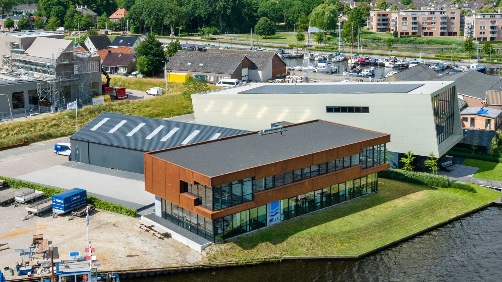 Kantoorpand Genemuiden